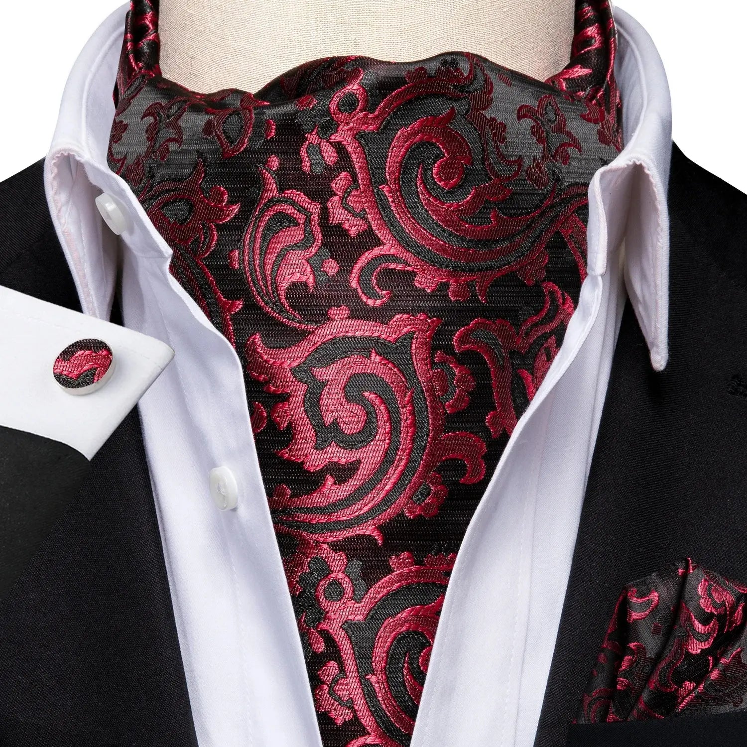 Sophisticated ascot in silk blend, perfect for any formal occasion.