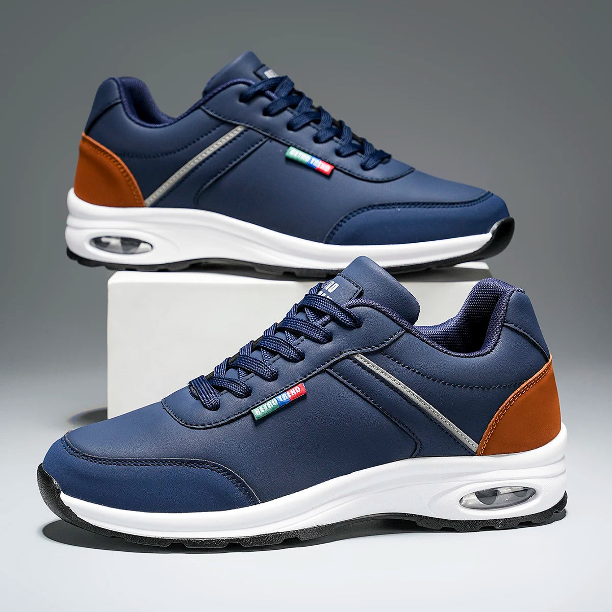 Lightweight design of casual sneakers ideal for everyday wear.