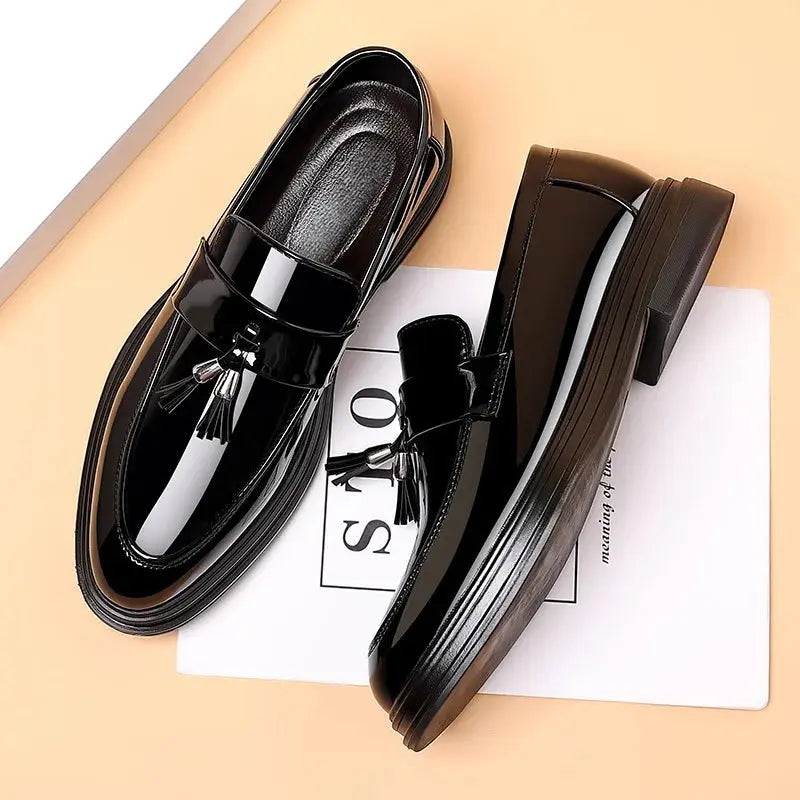 Rubber outsole shoes with a polished look, blending modern comfort with elegant style.