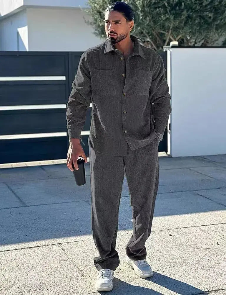 Versatile men's leisure suit ideal for both spring and autumn wear.