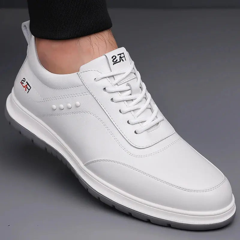 Men's formal Oxford dress shoes in premium split leather with rubber outsole for business wear