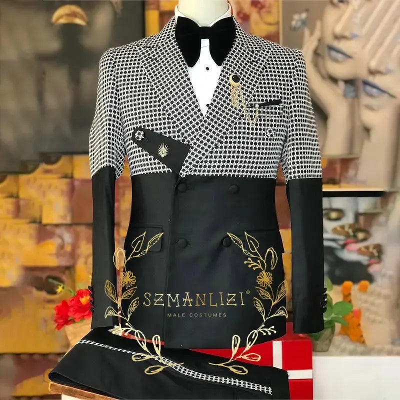 Elegant double-breasted suit in a refined blend of cotton, polyester, and viscose with peak lapels.