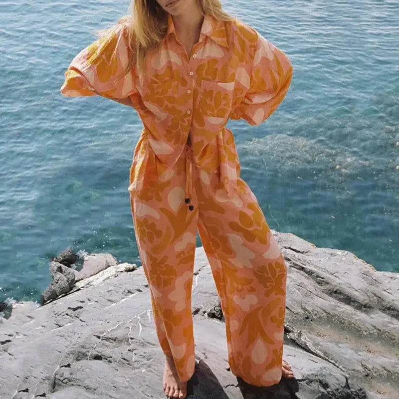Relaxed fit two-piece set in soft, breathable fabric.