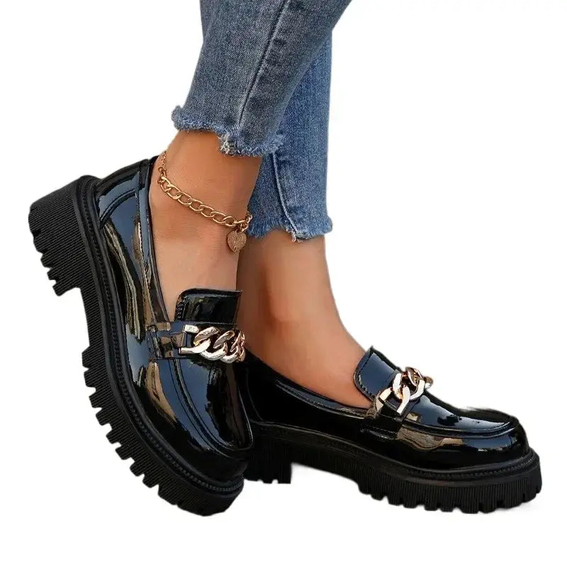 Top view of slip-on design Chic Rendezvous Pumps with soft PU lining for all-day comfort.
