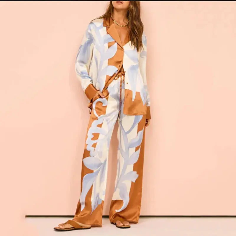 Comfortable chic two-piece set made from easy care material.