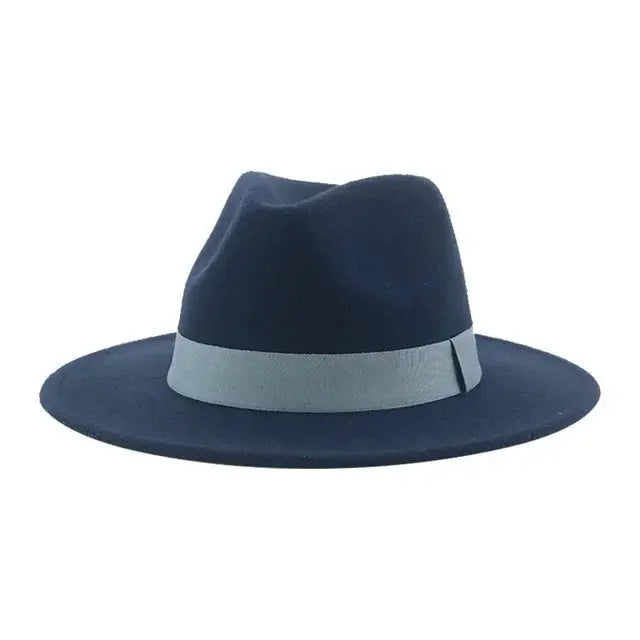 Timeless light tan fedora made from breathable cotton-polyester blend.
