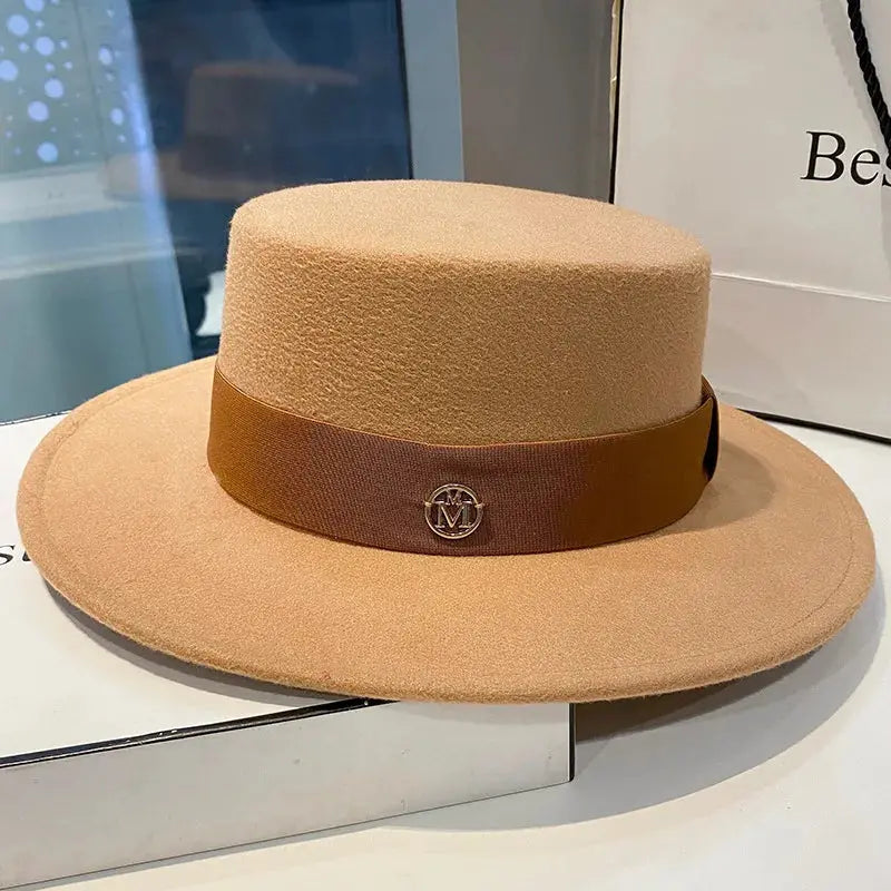 Classic fedora with a structured shape, perfect for stylish autumn and spring events.