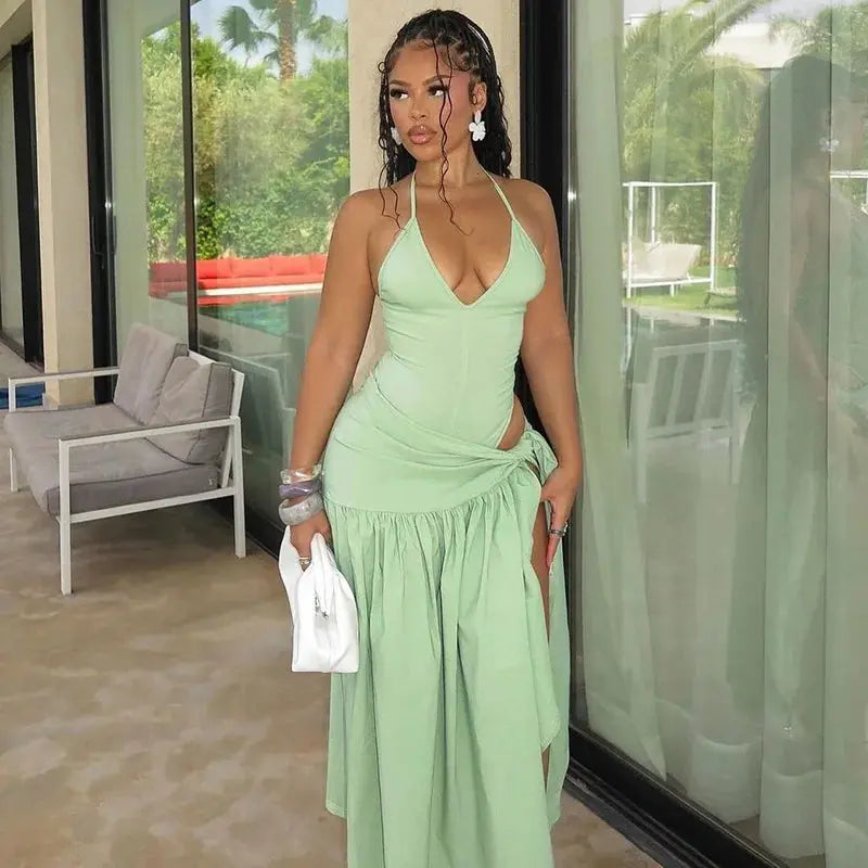 Chic backless jumpsuit in soft fabric, perfect for sunset soirées.