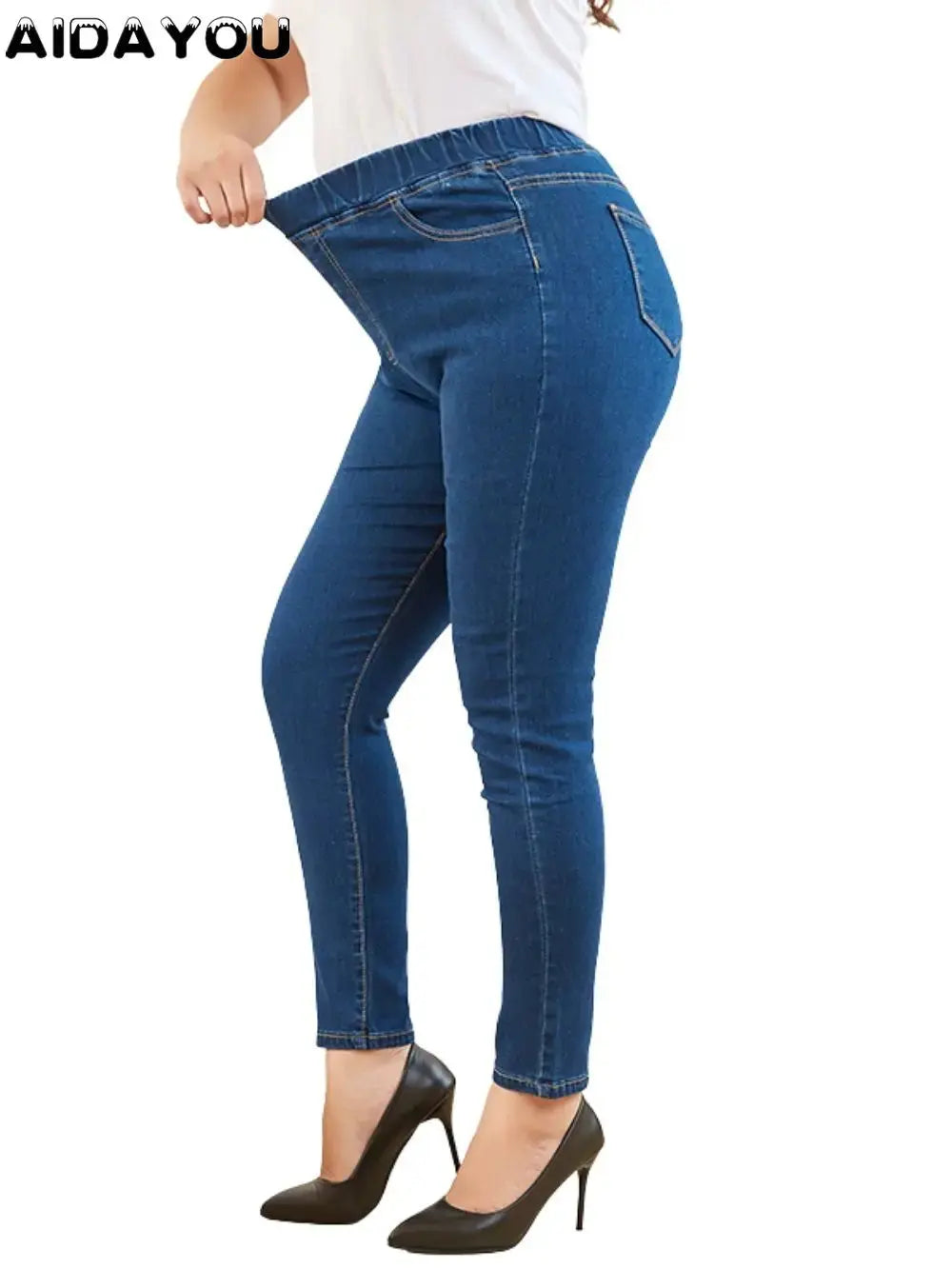 Close-up of the elastic waistband on Curvy Comfort Denim, providing tummy control and comfort.