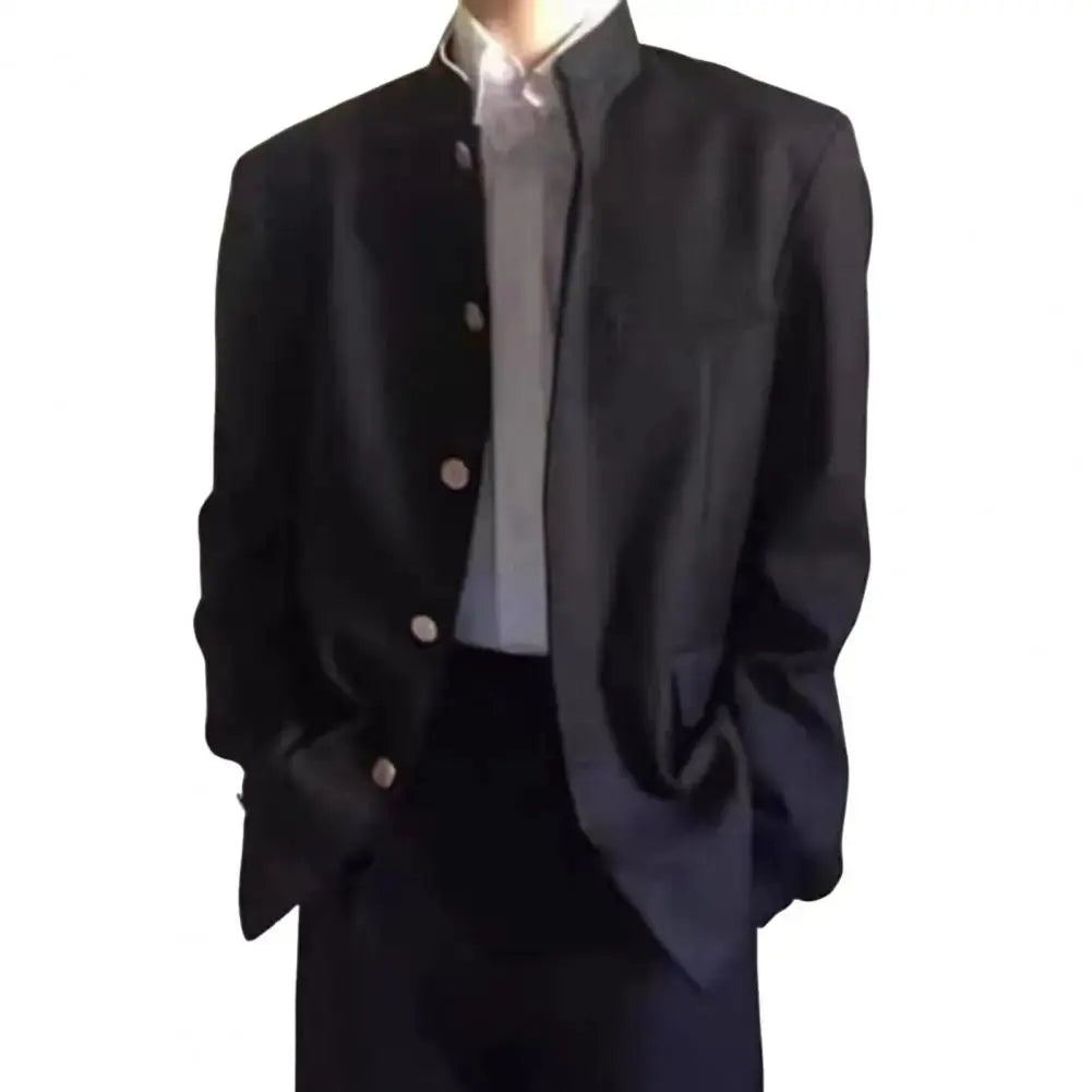Sophisticated men's clothing, this blazer transitions seamlessly from meetings to soirées.