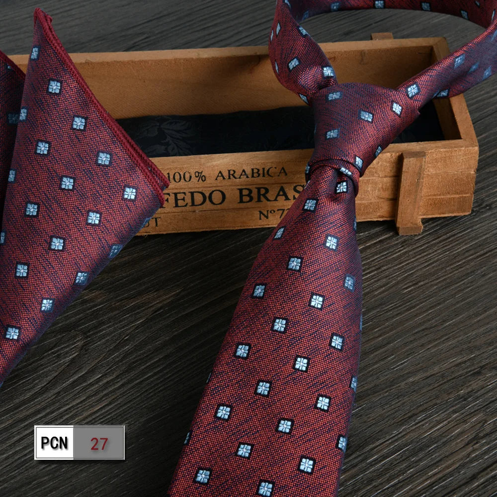 Stylish wine-red tie perfect for weddings and special occasions.