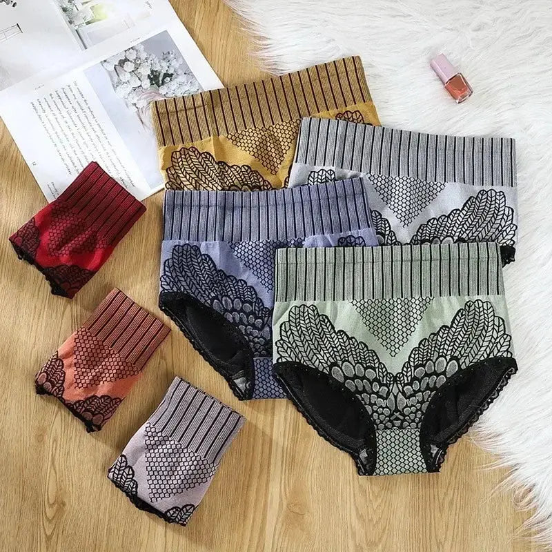Elegant floral print on high-waist shaping briefs for a touch of glamour.