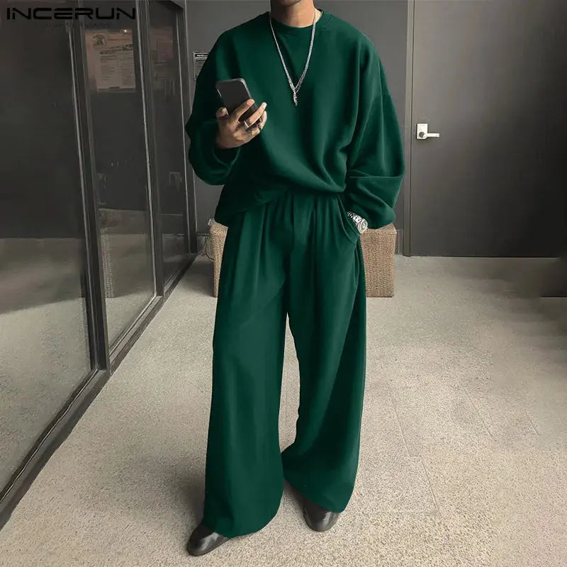 Casual men's suit in a harmonious color palette, perfect for all-season wear.