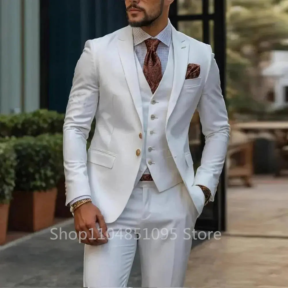 Men's tailored suit set displayed on a mannequin, highlighting its sophisticated style.