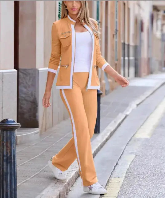 Chic office wear in a stylish black color, perfect for autumn and winter fashion.