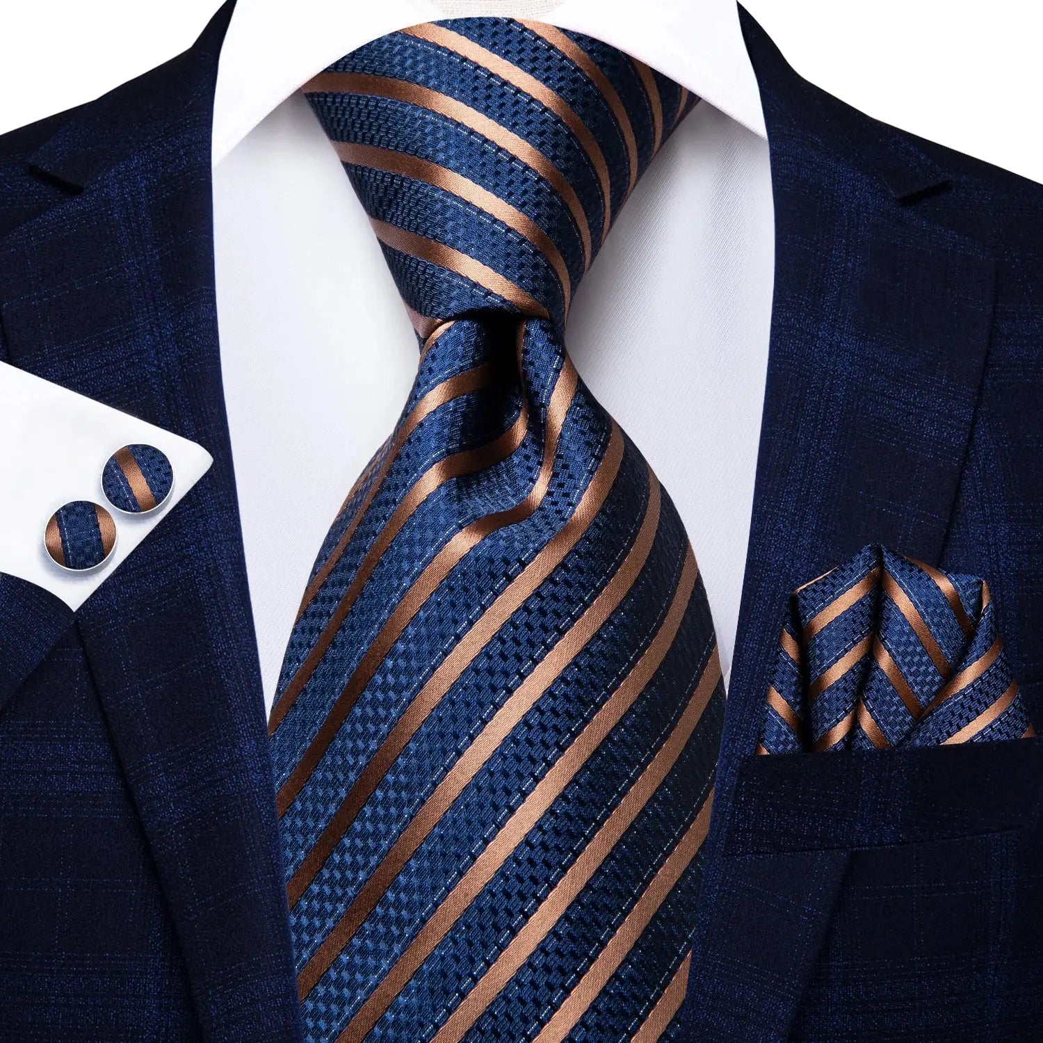 Designer paisley tie set that stands out in any setting.