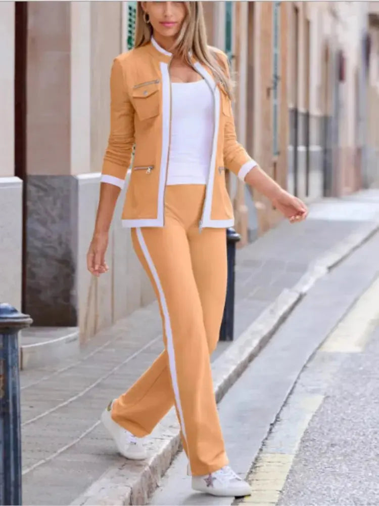 High-waisted trousers in a sophisticated cut, ideal for a modern office style.