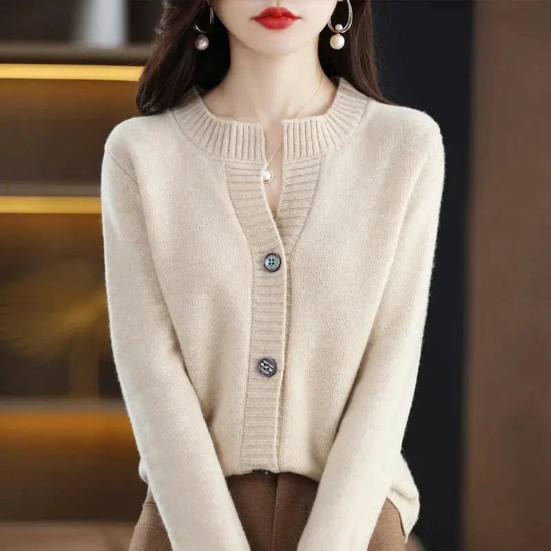 Classic button detailing on the front of the women's comfort knit.