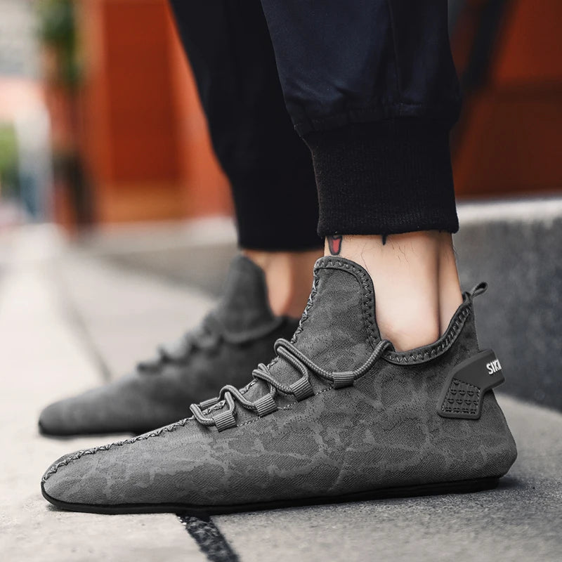 Men's loafers featuring a classic design, ideal for casual and semi-formal wear.