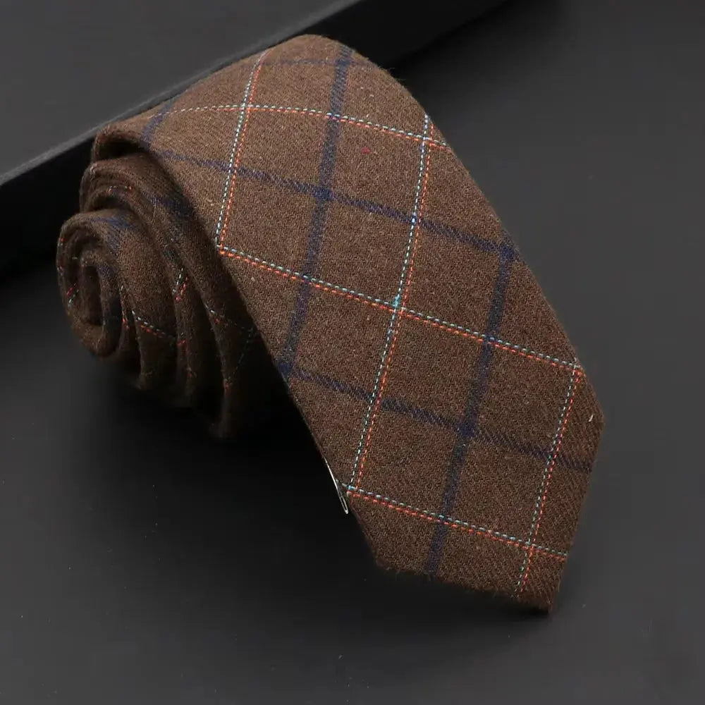 Stylish black tie, ensuring a polished look for business meetings.