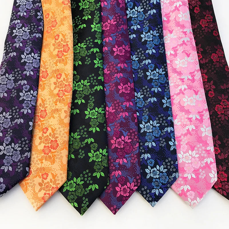 Purple jacquard tie, perfect for professional and social events.