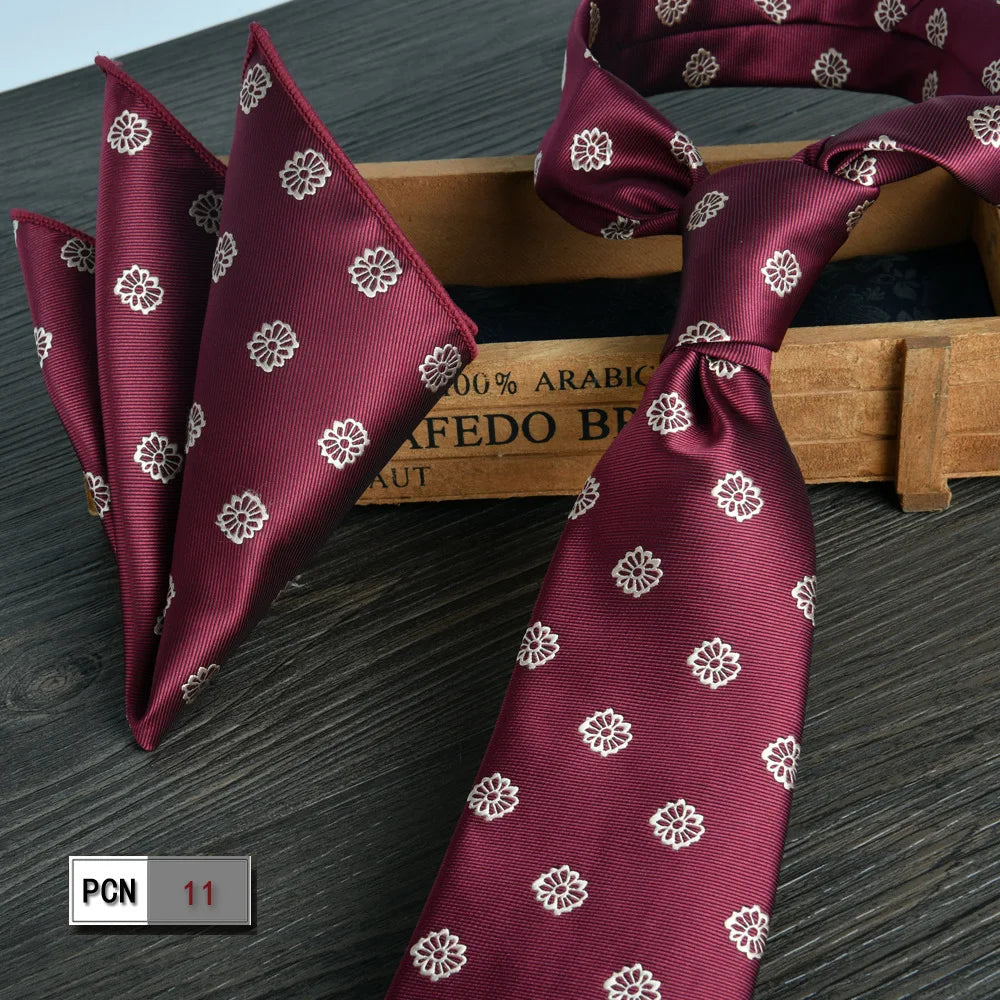 Stylish wine-red tie with a brilliant sheen for a polished look.