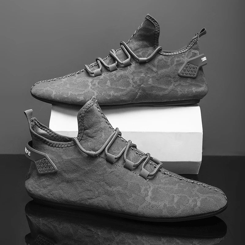 Casual men's loafers in navy, ideal for brunch and outdoor activities.