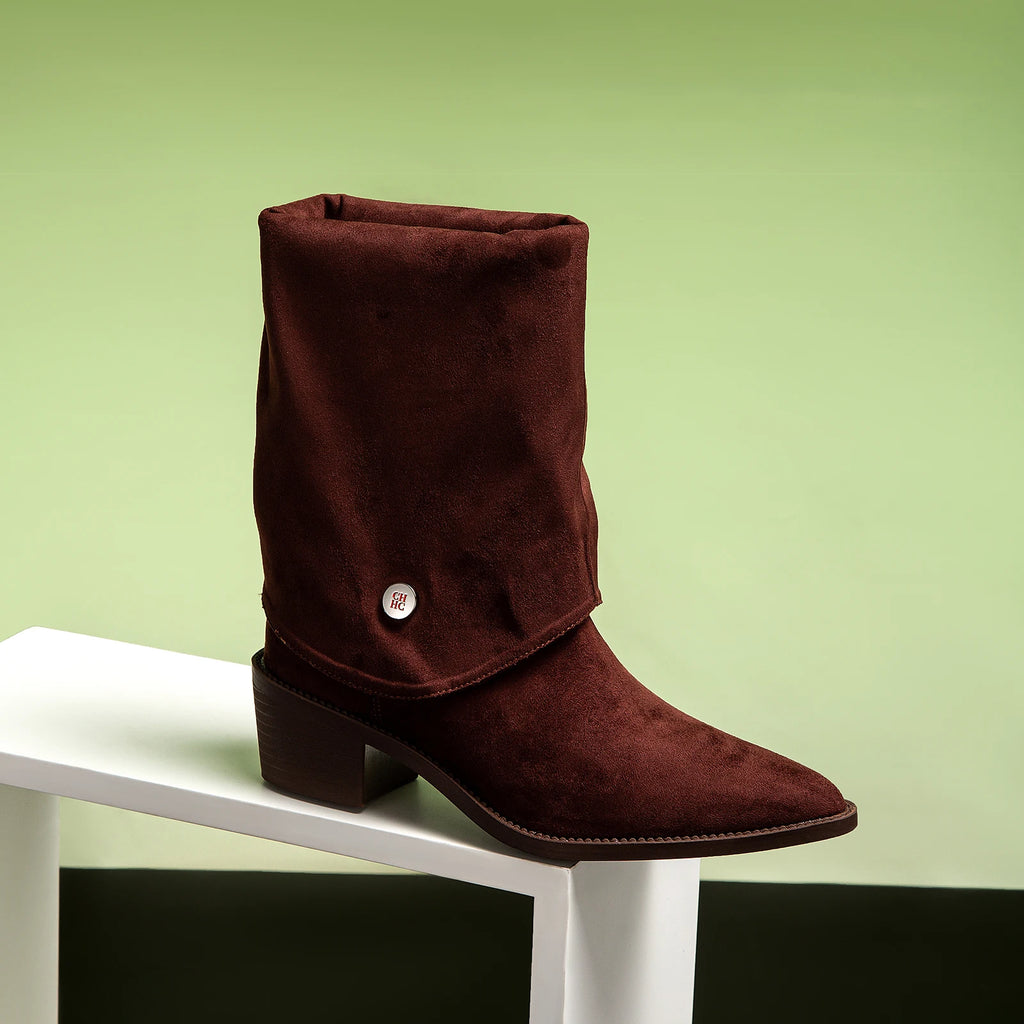 Casual waterproof boots with relaxed slouch fit perfect for spring and fall weather