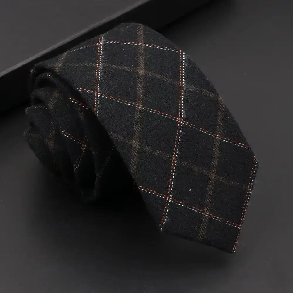 Stylish black tie, perfect for both business and evening events.