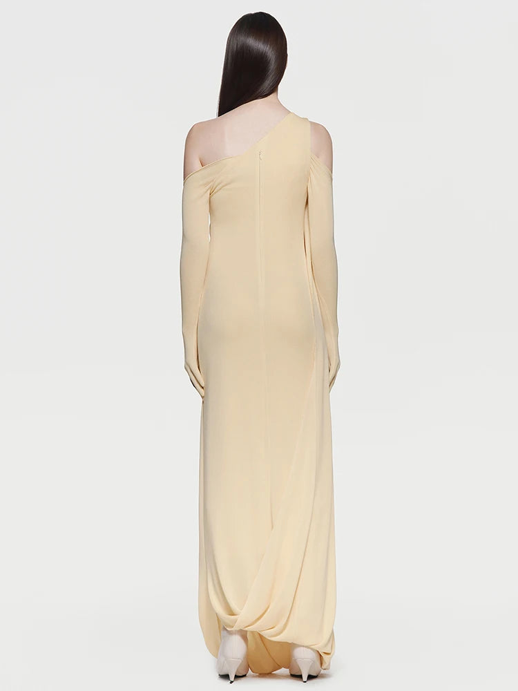 Lightweight polyester and cotton blend evening dress with refined pleats.