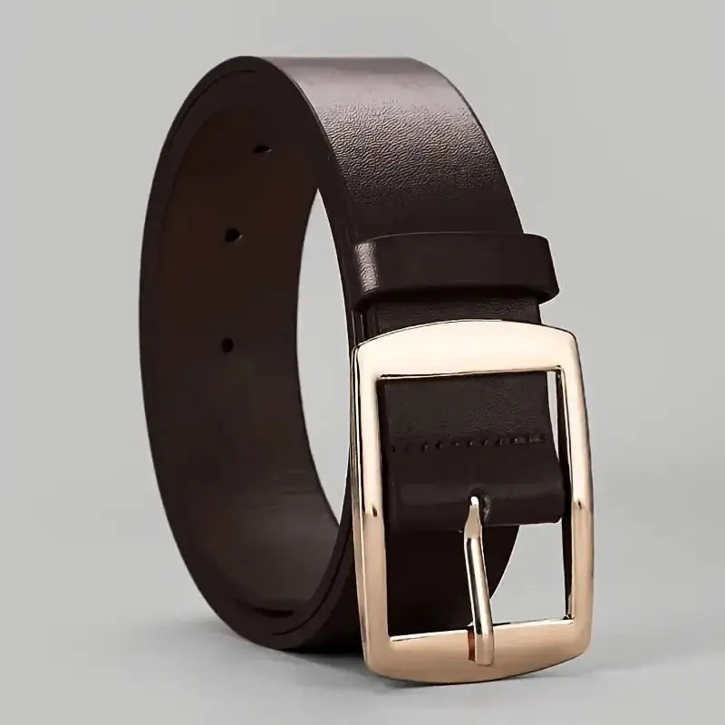 Unisex leather belt featuring a classic aesthetic and comfortable fit.