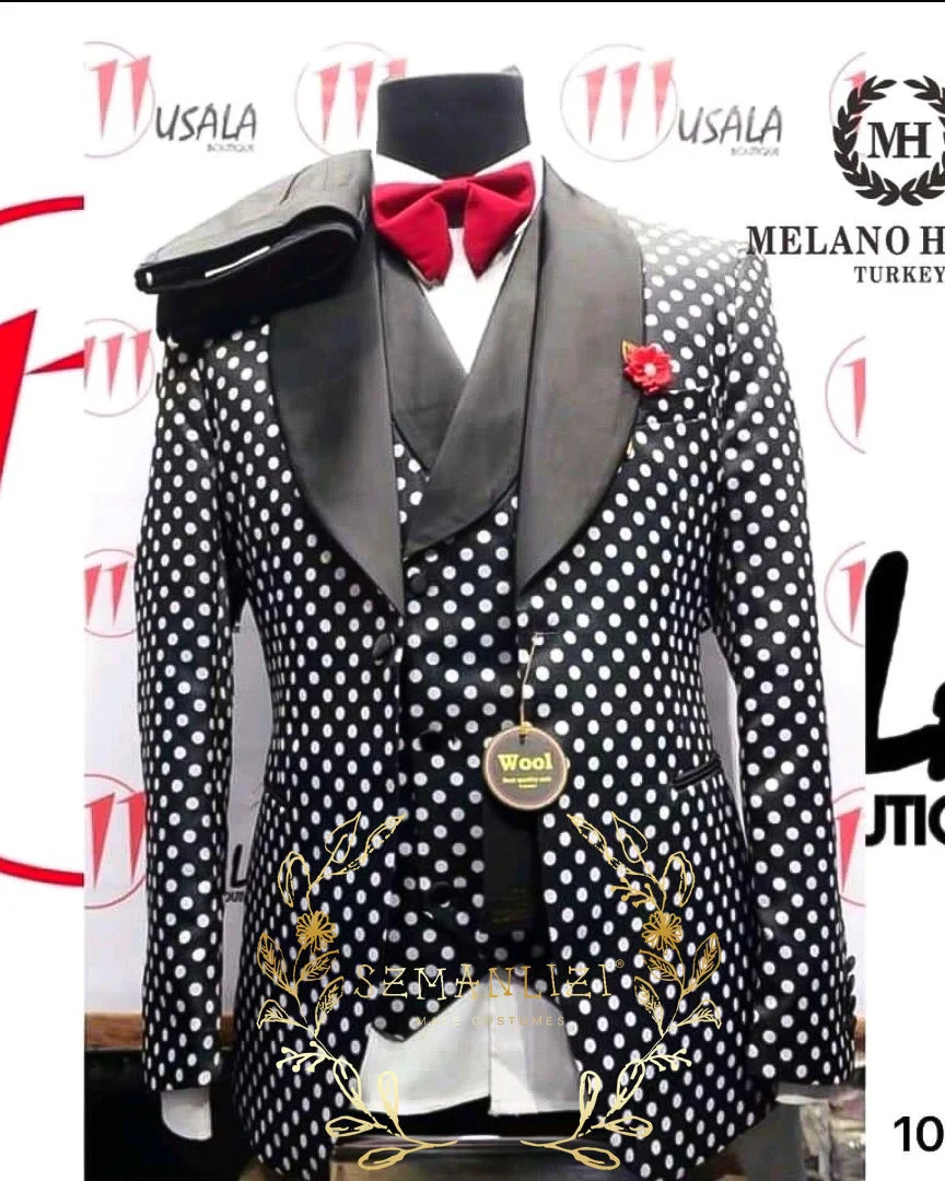 Black tuxedo set with shawl lapel for elegant evenings.