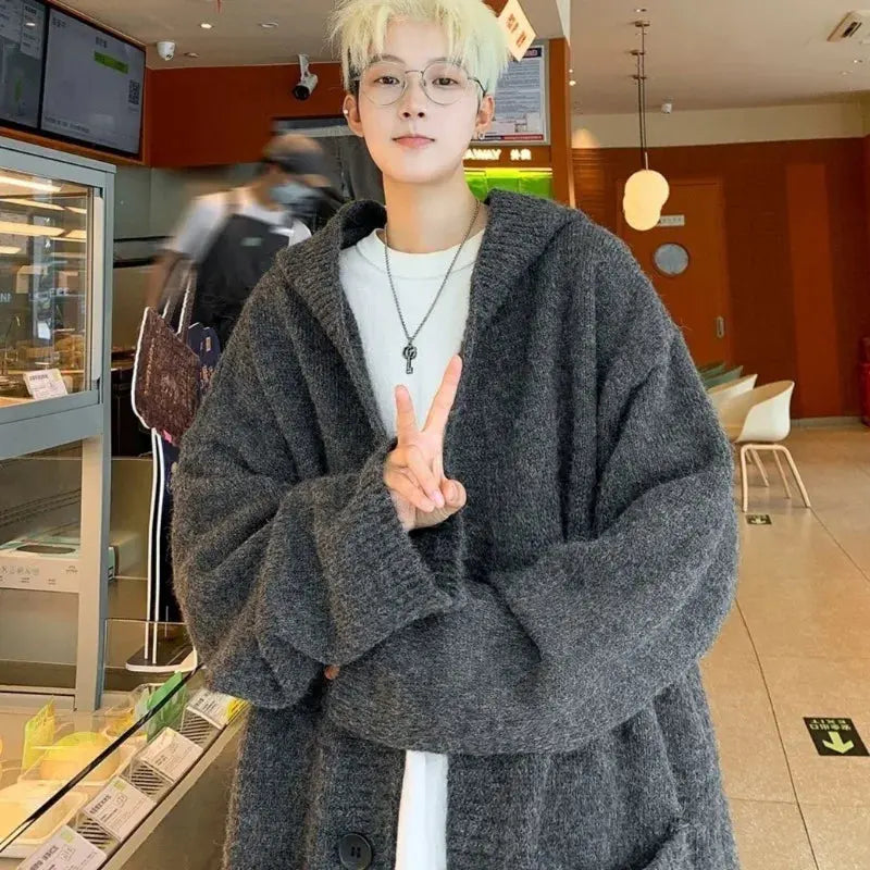 Minimalist gray cardigan with a single-breasted closure, perfect for casual college looks.