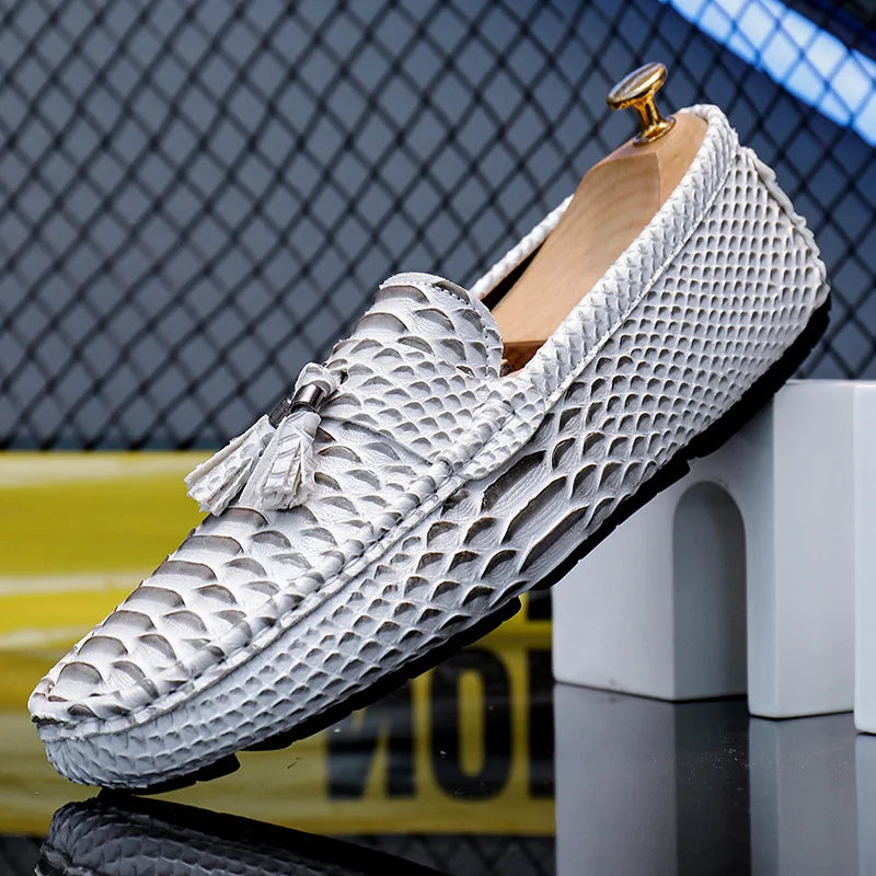 Men's casual leather loafers with effortless slip-on style for weekend and office wear