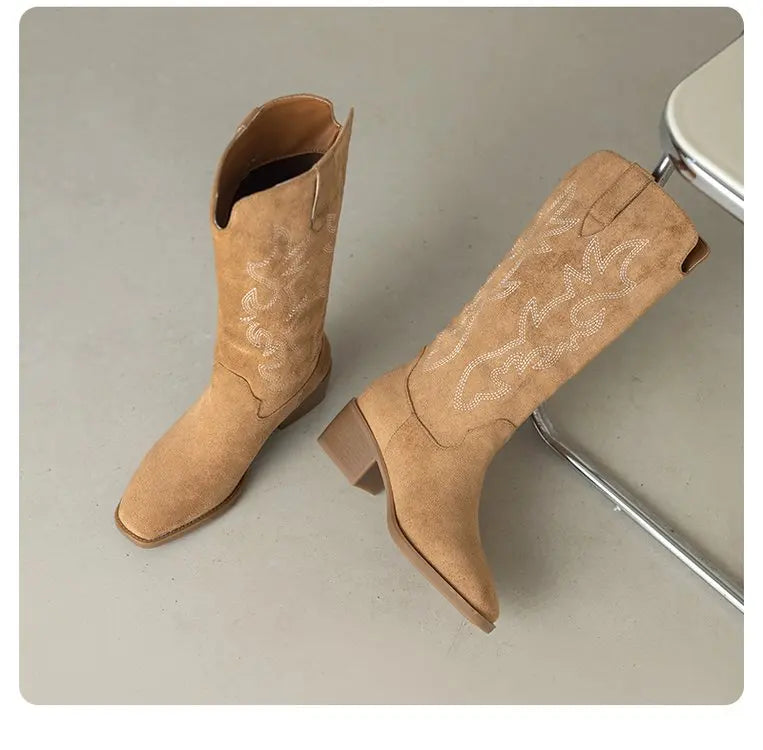 Detail of short plush lining inside comfortable cowboy boot