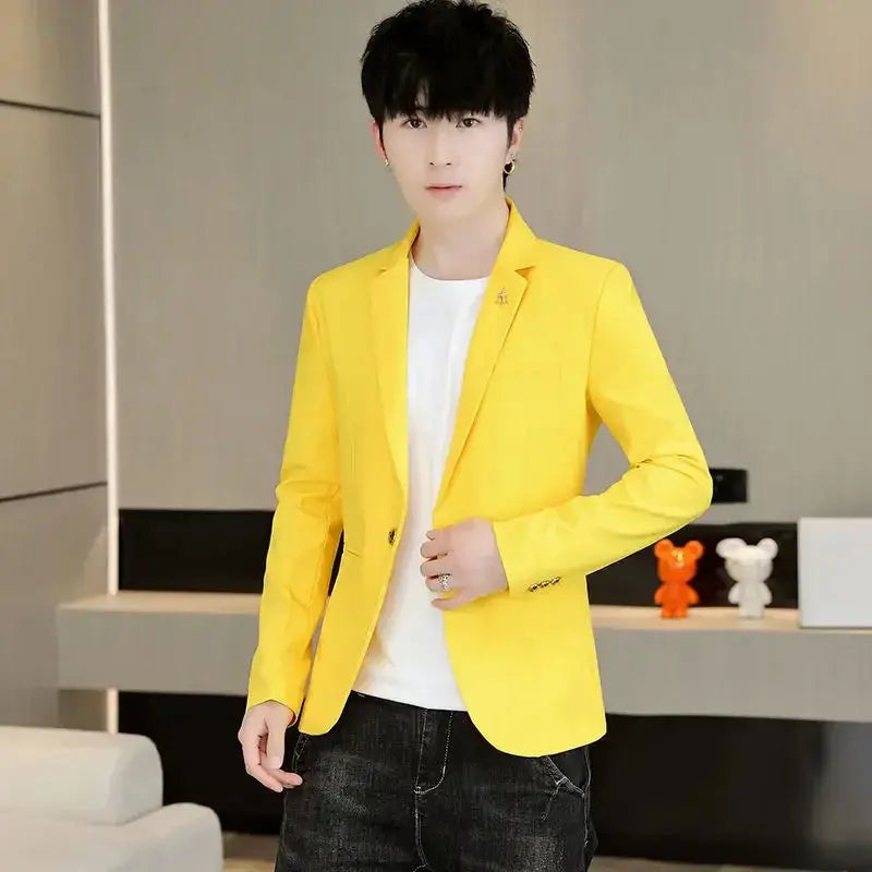 Model wearing the Sunset Soirée Blazer, radiating confidence at a spring soirée.