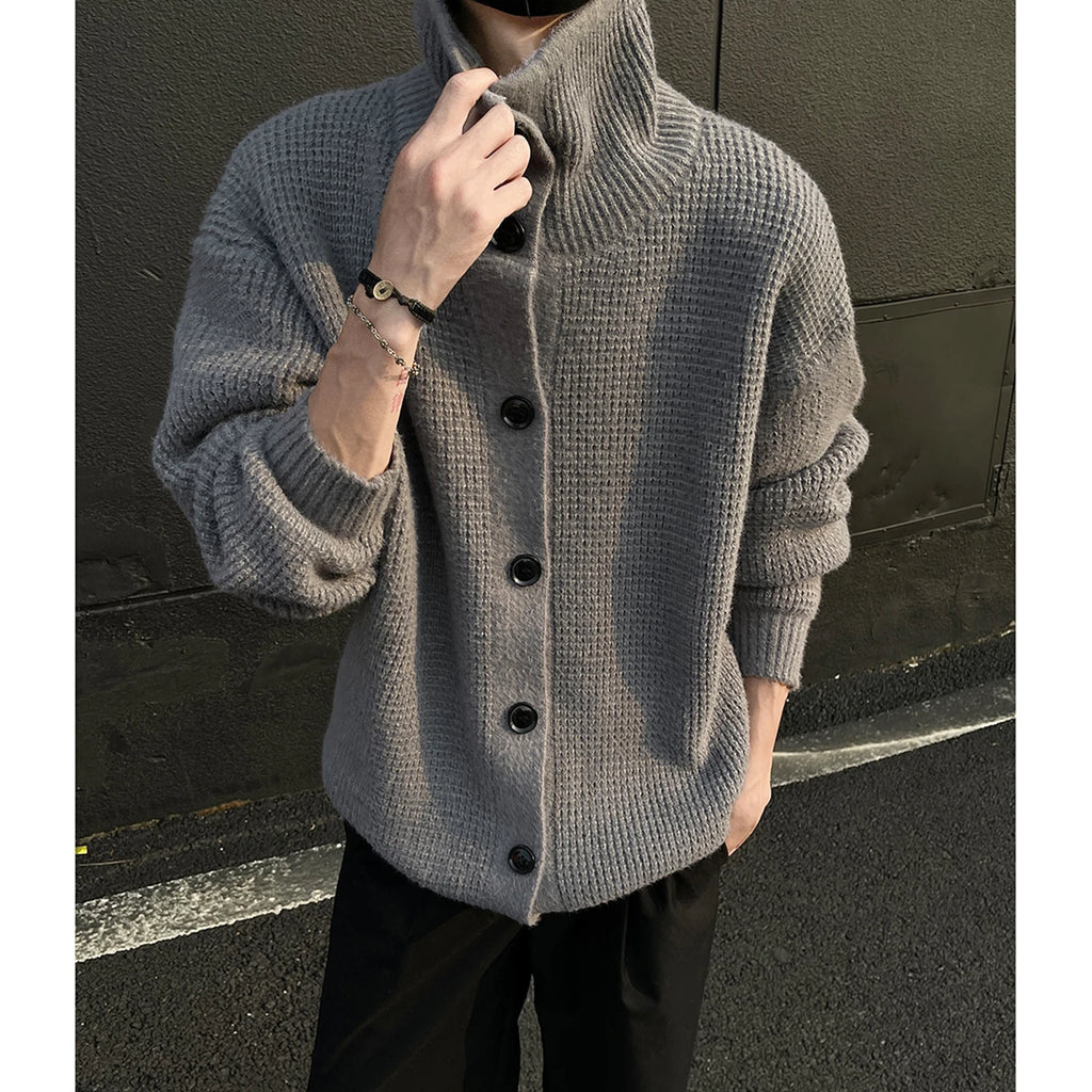 Classic men's cardigan, versatile for city streets or café lounging.