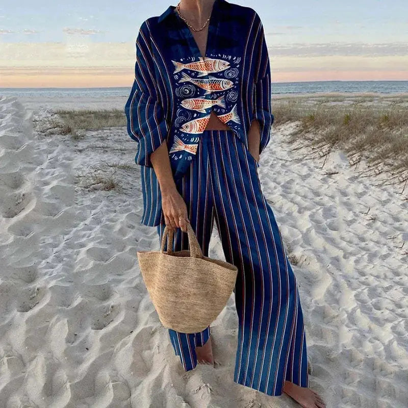 Effortless summer outfit: two-piece set in light colors.