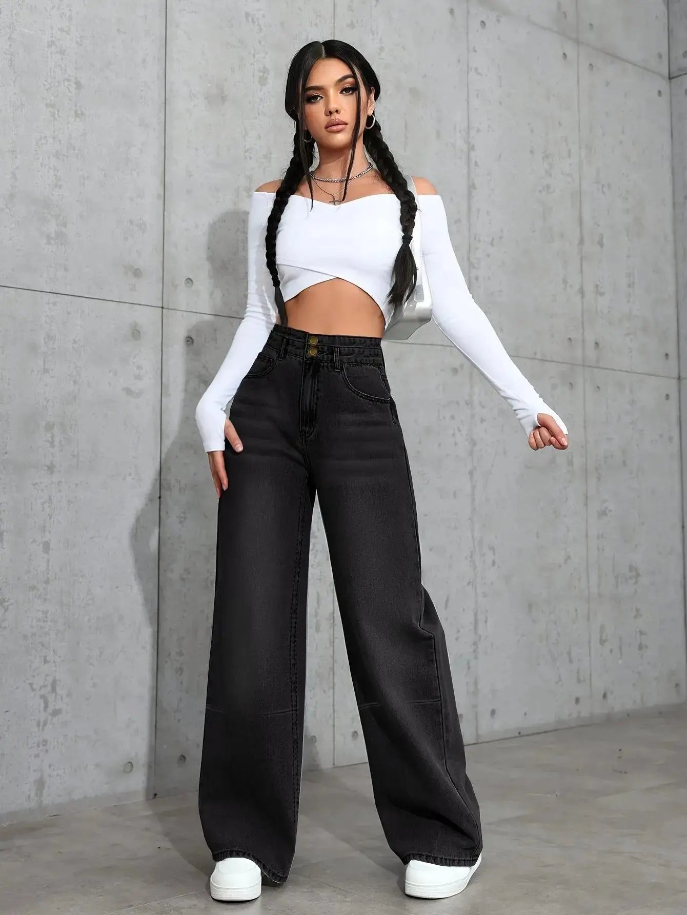 Side view of high-waist jeans, illustrating the body contouring fit and modern women's style.