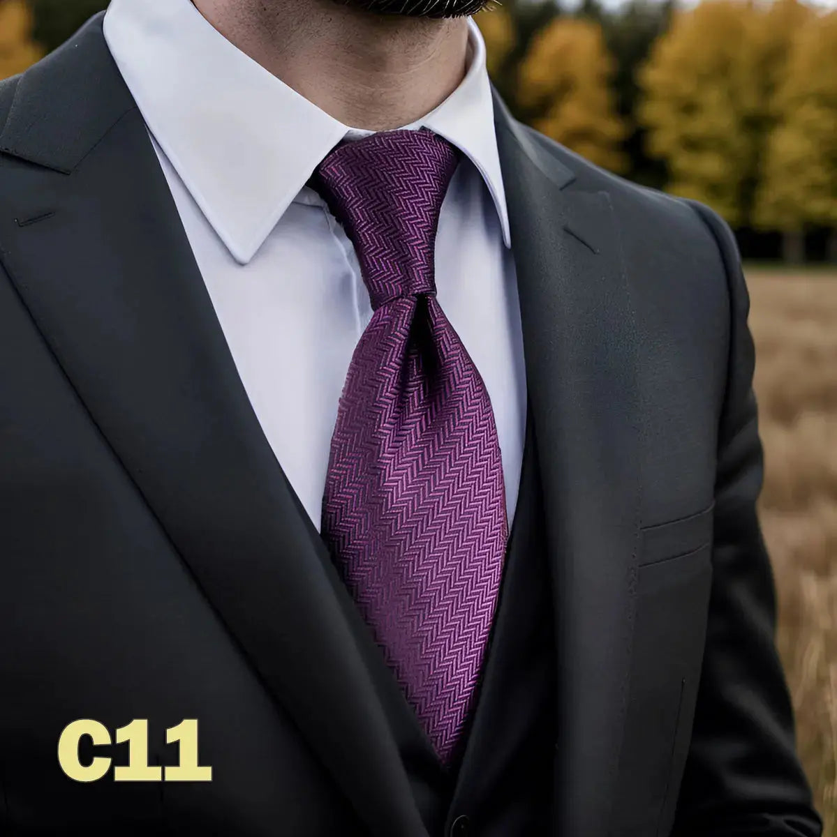 Stylish patterned tie in emerald green, perfect for standout occasions.