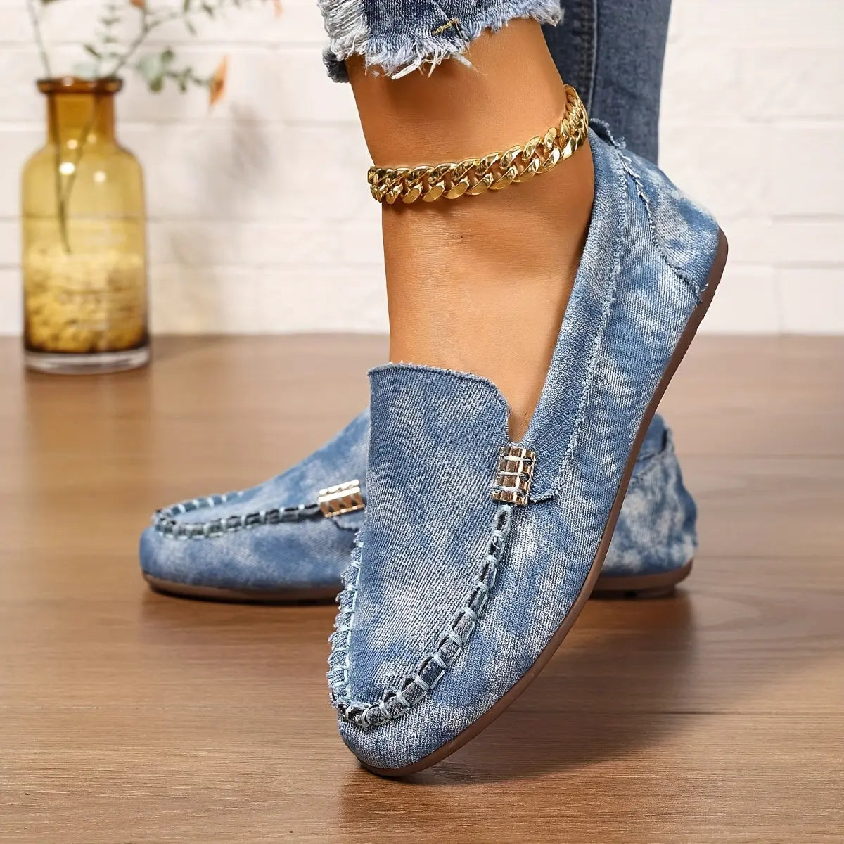 Close-up of the slip-resistant TPR sole of the loafers.